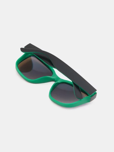 Солнцезащитные очки Sinsay