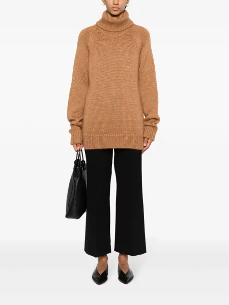 Kelnės 's Max Mara apkarpytas įsiliepsnojo