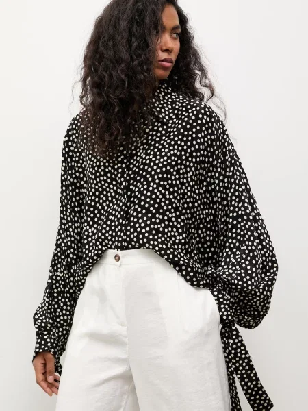 Answear.LAB bluzka koszulowa z wiskozą czarna