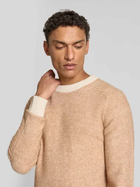 Sweter o kroju regular fit z dzianiny z mieszanki wełny z alpaki i wełny model ‘RAI’ Selected Homme