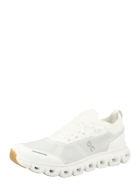 Sneakers On λευκό
