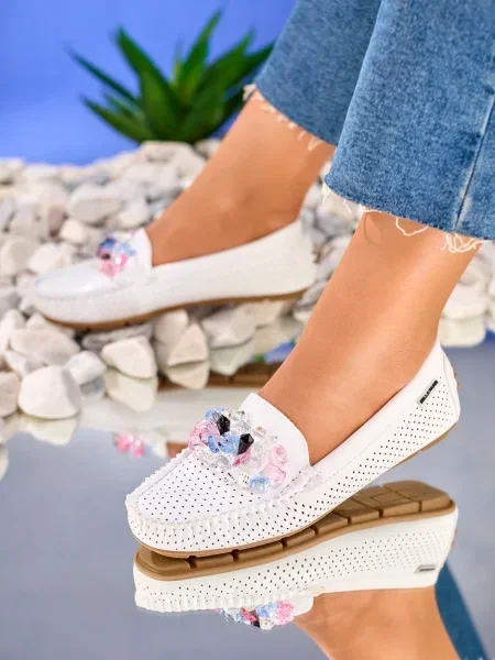 Křišťálové prolamované mokasíny Resti bílé