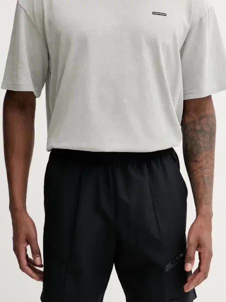 Pantaloni scurți Under Armour cu imagine negru