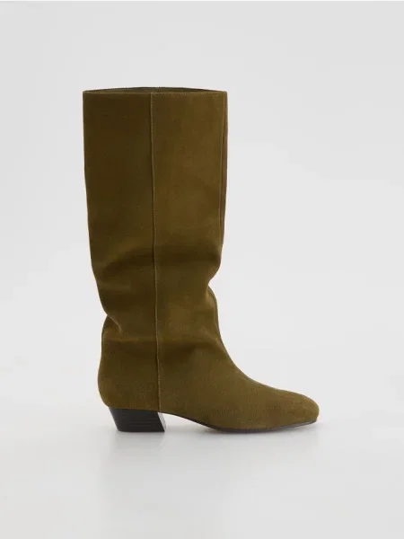 Reserved Cizme înalte din piele întoarsă verde-oliv verde