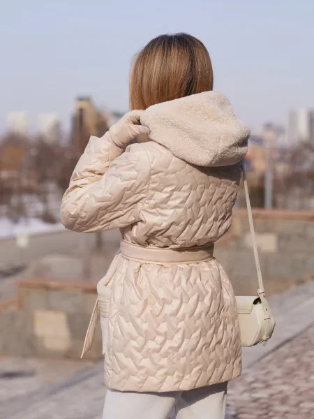 Куртки MilaNova молочний