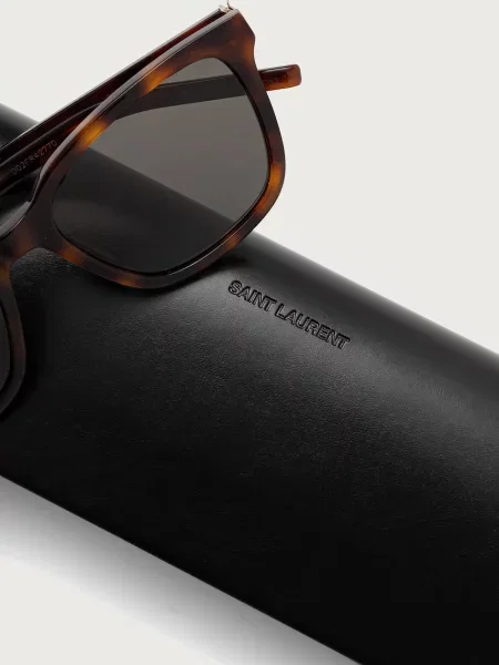 Солнцезащитные очки Saint Laurent