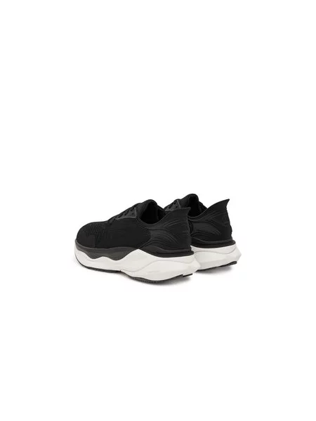 Clarks Superge Clarks Pace. črna