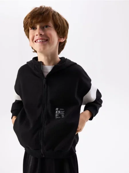 Reserved Oversize mikina s kapucňou čierna