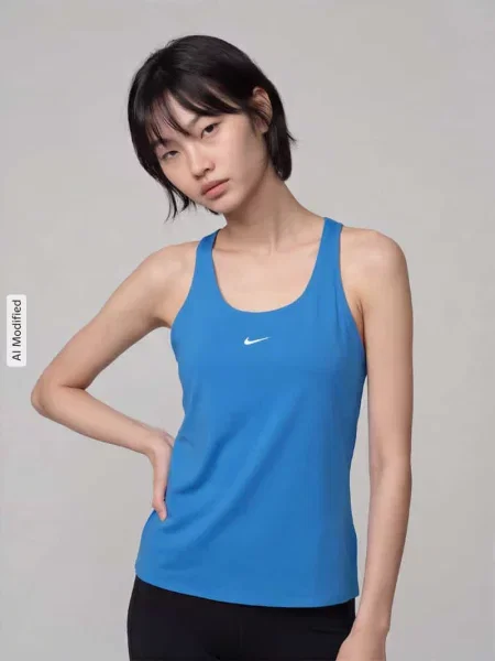 Top sportowy Nike Training z nadrukiem niebieski