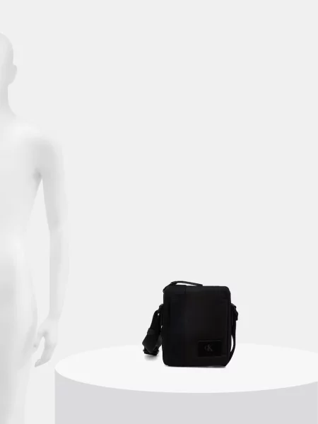 Calvin Klein Válltáska fekete