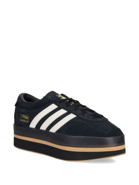 Sneakerși Adidas Gazelle din piele de căprioară cu decolteu rotund alb