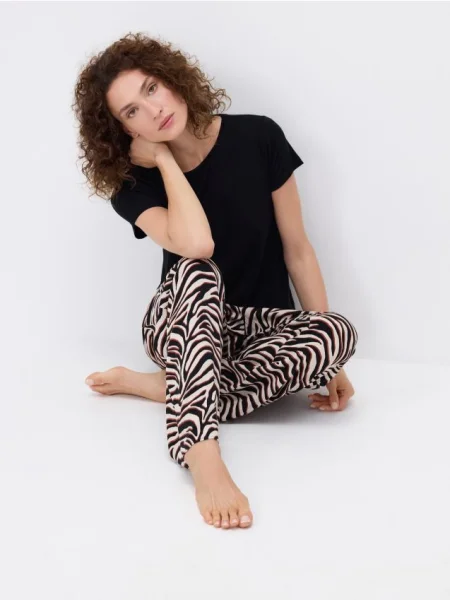 Reserved Pijama din două piese cu imprimeu animal negru