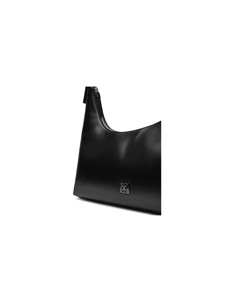 Ročna torba Calvin Klein Emblem Hw Lthr Shoulder Bag črna