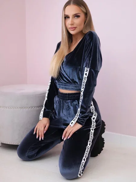 Welurowy komplet dresowy Kesi z napisami niebieski