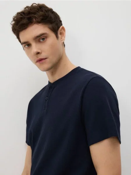 Reserved Tricou Henley croială clasică bleumarin