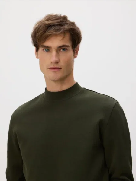 Hanorac Reserved cu guler înalt verde