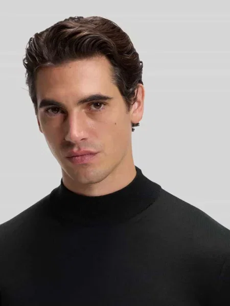 Sweter o kroju regular fit z czystej żywej wełny model Bjarno' Boss czarny