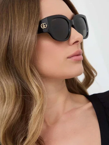 Sunčane naočale Gucci za žene crna