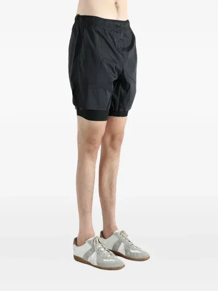 Pantaloni scurți Satisfy negru