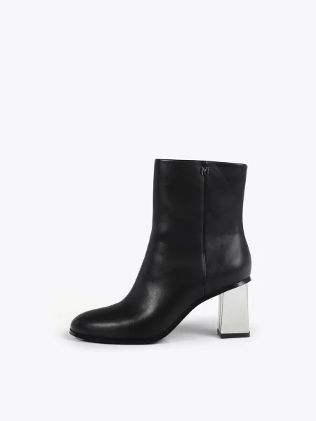 Lola Casademunt Kotníkové boty černá