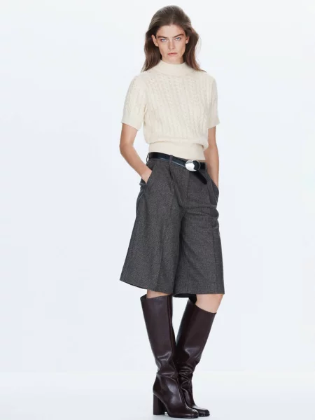 Sweter z krótkim rękawem i warkoczami kremowy / écru Kobieta S MANGO