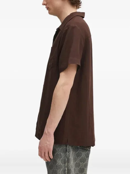 Krátká košile A.p.c. s kapsami na rukávech hnědá