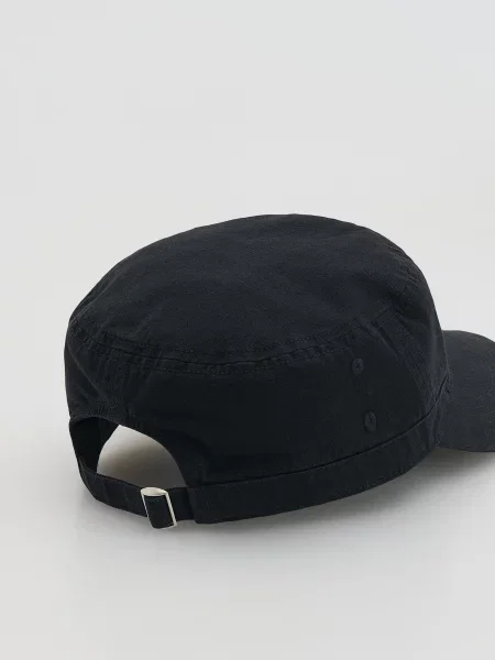 Кепка Reserved черная