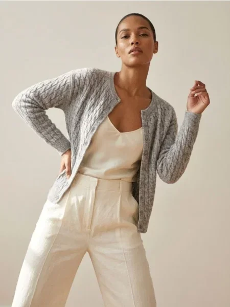 Кардиган з декоративним в’язаним візерунком сірий