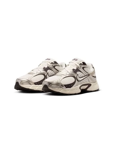 Nike Sportswear Nízke tenisky RNR krémová strieborná / prírodná biela hnedá