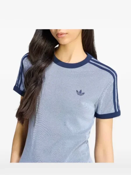 Тениска Adidas на райета с дантела с принт синьо