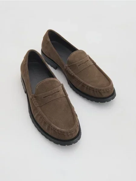 Reserved Zamszowe loafersy brązowy