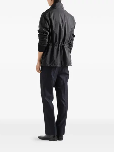 Яке Prada черно