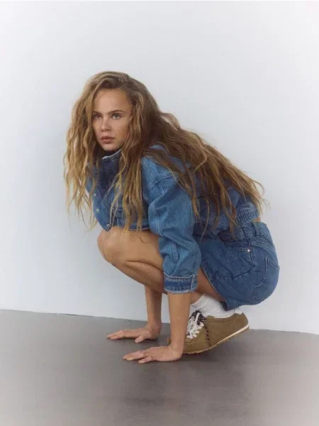 Reserved Fustă tip tenis din denim albastru