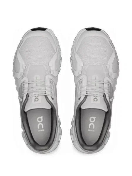 Sneakerși On gri