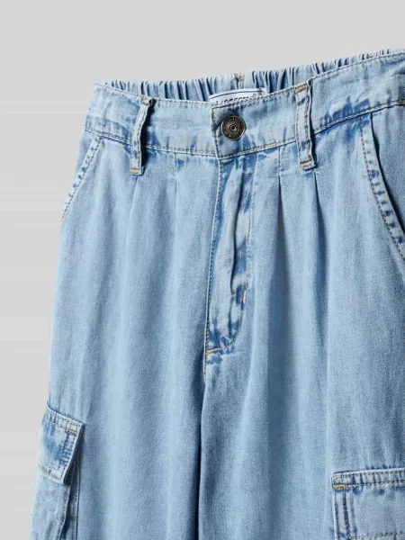 Jeansy o rozkloszowanym kroju z nakładanymi z patką Blue Effect