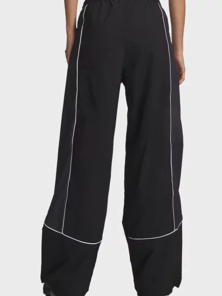 Спортивные штаны Under Armour черные