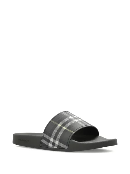 Papuci Burberry în carouri gri