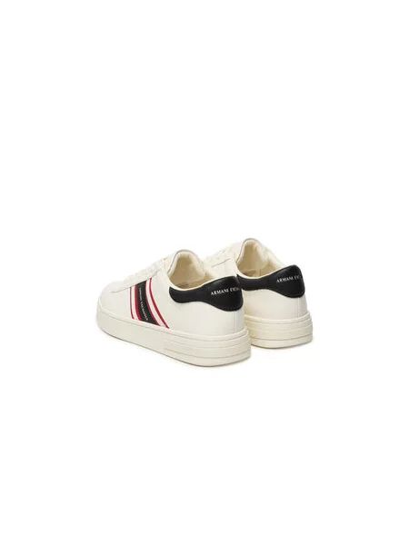 Sneakersy Armani Exchange bílé