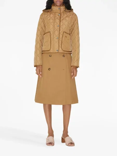 Juosmuo sijonas Burberry įsiliepsnojo