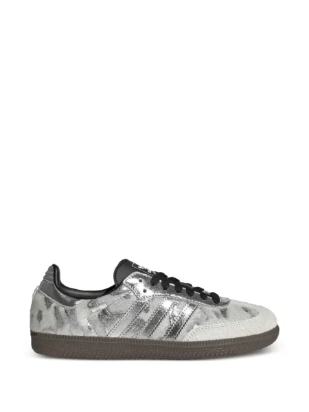 Top Adidas maro