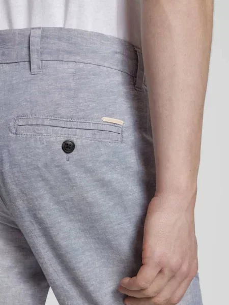 Chinosy o kroju tapered fit z wpuszczanymi model ‘STACE’ Jack & Jones