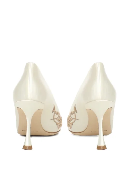 Pantofi cu toc Manolo Blahnik cu broderie cu model paisley alb