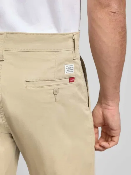 Chinosy o kroju regular fit z mieszanki bawełny Levi's beżowe