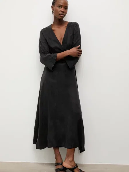 Answear.LAB rochie din lyocell negru