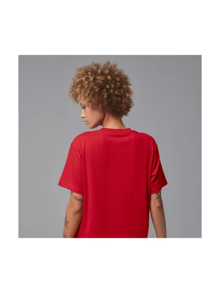 Ruha Nike piros
