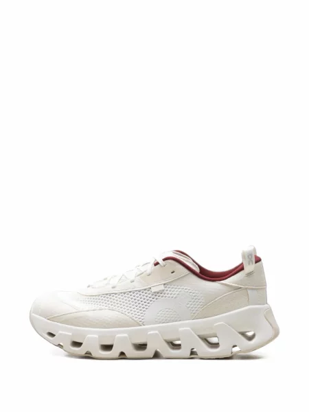 Sneakerși On alb