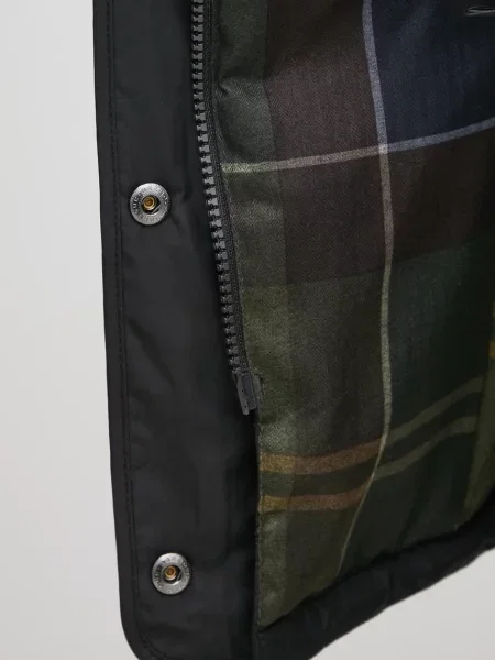 Куртка Barbour Millfire Quilt демісезонна чорний