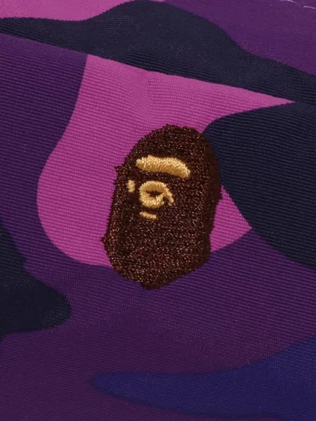 Geantă A Bathing Ape® cu broderie cu model camuflaj violet