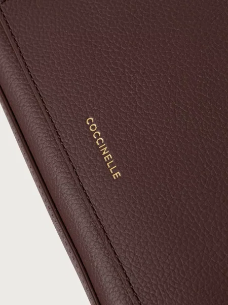 Кожаная сумка через плечо Coccinelle
