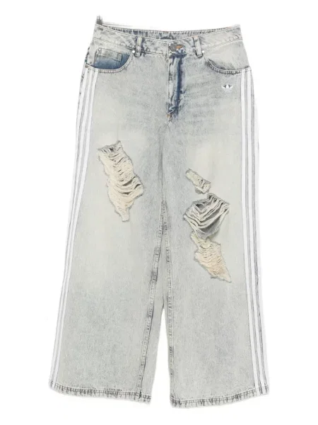 Szeroka koszulka Adidas z przetarciami z dżerseju biała